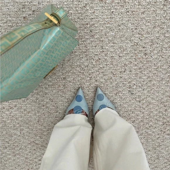 Authentic Manolo Blahnik heels - Picture 2 of 8